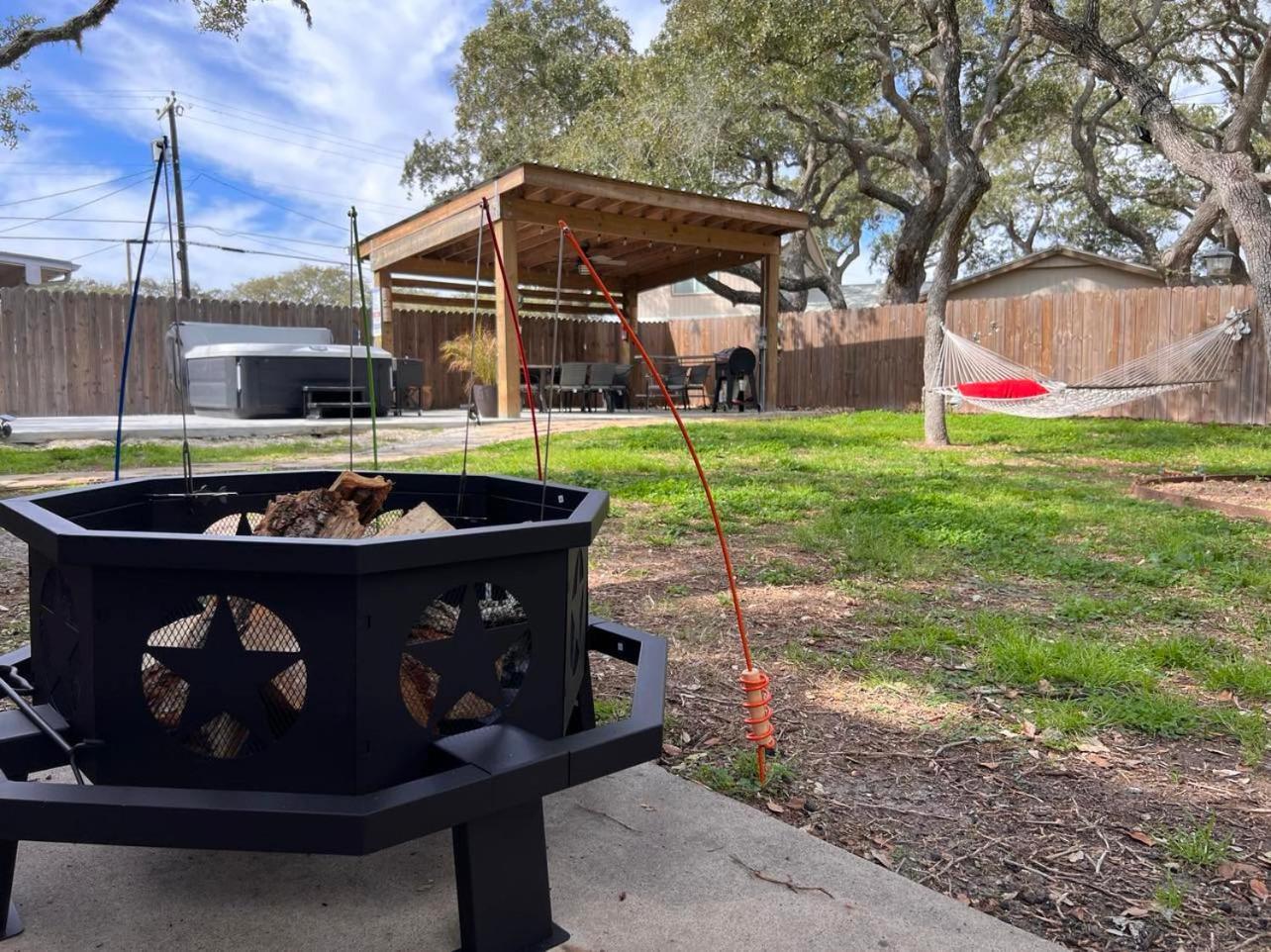 Knot Bay Haven, Dog Friendly, Hot Tub, Fenced Yard, Patio And Grill, 3 Br Villa Rockport Eksteriør billede